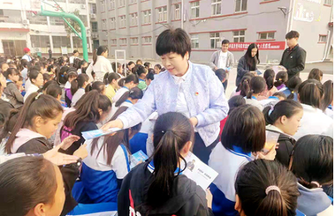 董争辉：《法治中国在路上》