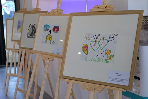 小俐的个人画展