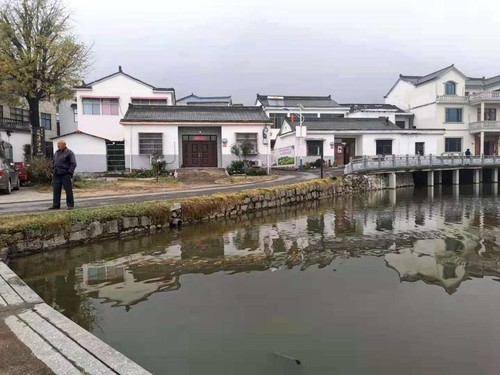 里罗城村新貌。人民政协网记者付振强 摄