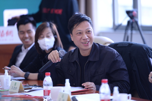 海淀区政协委员，北京阜康丽洁物业管理有限公司董事长兼总经理 王德昕