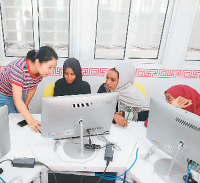 鲁班工坊是天津率先主导推动实施的职业教育国际知名品牌，采用学历教育与职业培训的方式走出国门，搭建起中国职业教育与世界沟通的桥梁。