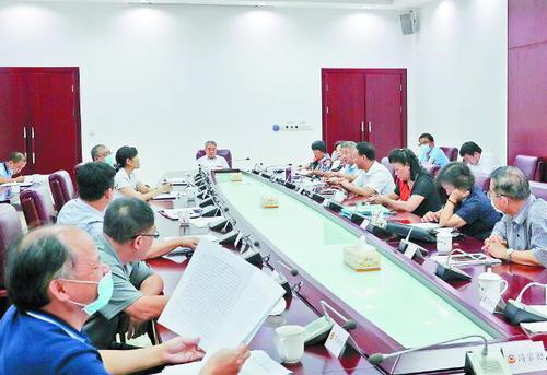 自治区政协常委围绕“强化法律支撑，高水平建设中国(广西)自由贸易试验区”主题建言献策。