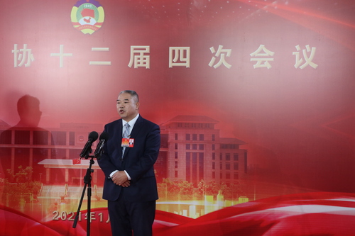 广西壮族自治区政协常委、广西扬翔股份有限公司董事长黄定寿 肖亮升摄