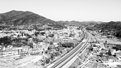 江西省赣州市会昌县小密乡杉背村面貌焕然一新。朱海鹏摄