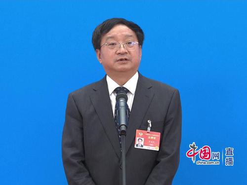 全国政协委员 中国工程院院士，长江学者特聘教授，中国农业科学院副院长万建民回答记者提问