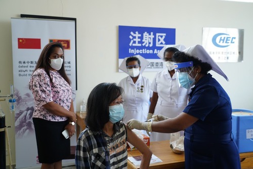 “春苗行动”5日在斯里兰卡“一带一路”建设标志性项目科伦坡港口城营地正式启动。新华社记者 唐璐 摄