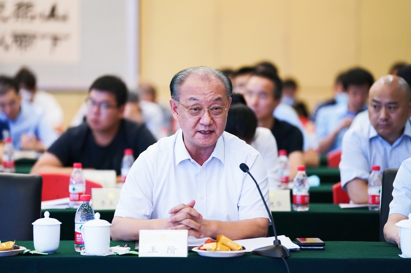 王  阶  全国政协委员、中国中医科学院广安门医院原院长