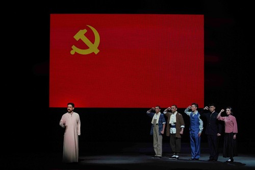 新编现代京剧《李大钊》剧照 北京京剧院供图 新编现代京剧《李大钊》剧照 北京京剧院供图