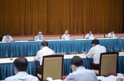 7月14日，中共中央统战部在北京组织召开调研协商座谈会，就相关民主党派中央和无党派人士代表开展的“构建新发展格局”调研成果进行协商。中共中央政治局常委、全国政协主席汪洋出席会议并讲话。