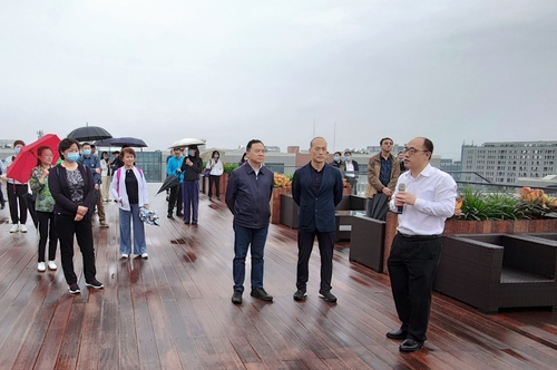 常委们参观怀柔科学城2 常委们参观怀柔科学城2