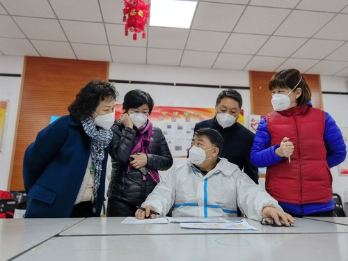 3. 委员督导核酸检测工作 3. 委员督导核酸检测工作