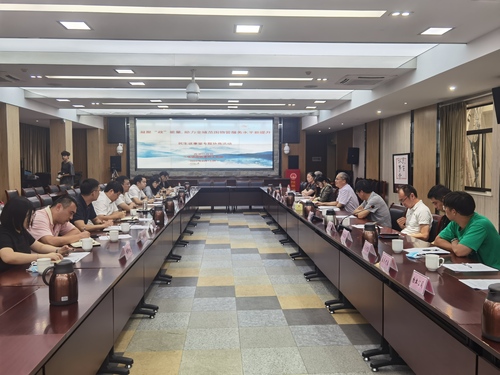 在三墩镇民生议事堂专题协商会上，振华、兰里等4个社区15个小区开通“民情邮箱”，广泛收集民情民意，引导居民参与自治，进一步助力共同富裕首善之区建设。