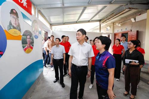 市政协就议政性常委会课题“聚力打造‘运动宁波’城市品牌”开展调研。