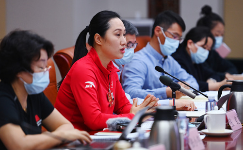 体育界别小组会上，政协委员张虹就“深化体(1824106)-20230307085348