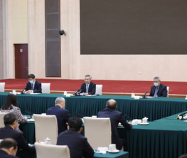 李?？赐鱿慕煲淮位嵋槲辈⒉渭犹致?>
                    <div   id=