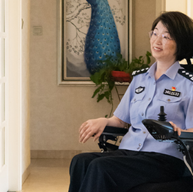 吴秋瑾：身体虽然“渐冻” 初心一直滚烫