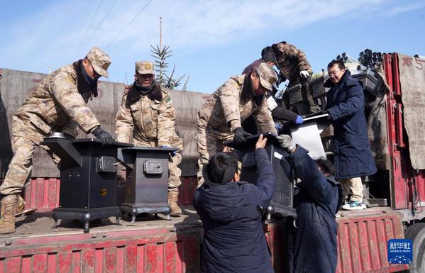 积石山6.2级地震丨为生命点亮那些光