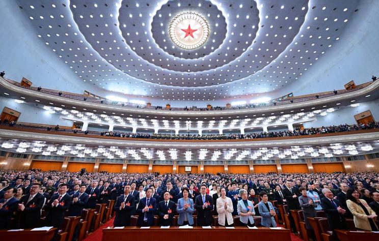 全国政协十四届二次会议闭幕