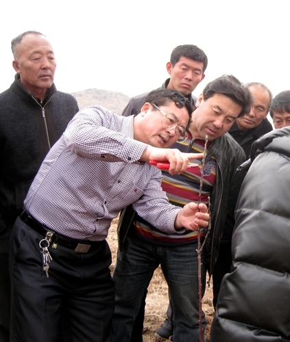 （0513）“泥腿子校长”李敬岩%28分离图(4514951)-20240513093025