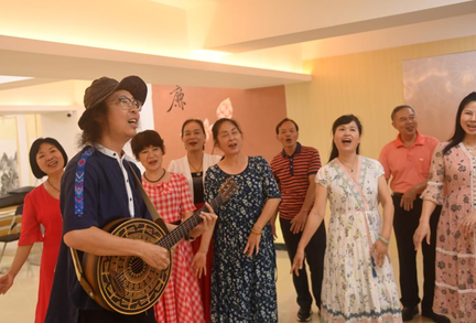 铸牢共同体 中华一家亲｜民族聚居社区里的“歌会”