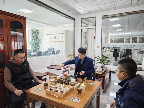 (10.30配稿)冯委员的罐罐茶(分离图(5602074)-20241030084420 (10.30配稿)冯委员的罐罐茶(分离图(5602074)-20241030084420