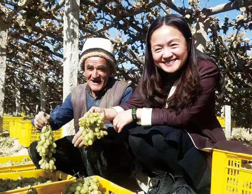 （1104）薄春霞：不爱红妆爱农庄(分离(5622970)-20241104102352