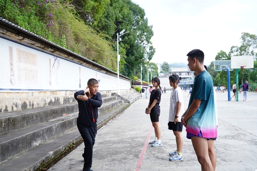 (1113)李家周:捧出一只只体育“金凤(5684519)-20241113093921 (1113)李家周:捧出一只只体育“金凤(5684519)-20241113093921