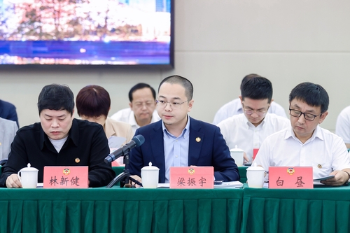 (1115)梁振宇:善的杠杆撬起爱的力量(5699179)-20241115143257(1) (1115)梁振宇:善的杠杆撬起爱的力量(5699179)-20241115143257(1)