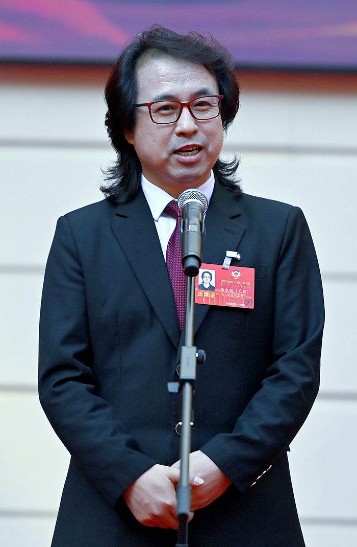 自治区政协常委、青年歌唱家张永强