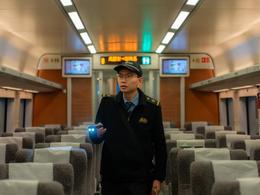 新春走基层丨一名动车组随车机械师的十年春运路