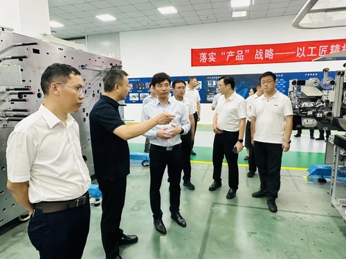 13日5版左中(履职一年间+张桥委员)很(6343711)-20250213094926 13日5版左中(履职一年间+张桥委员)很(6343711)-20250213094926