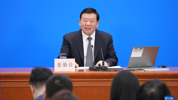 娄勤俭：一年来全国人大制定法律6件、修改法律14件