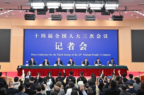 十四届全国人大三次会议举行经济主题记者会 十四届全国人大三次会议举行经济主题记者会