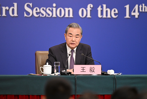 王毅回答中外记者提问 王毅回答中外记者提问