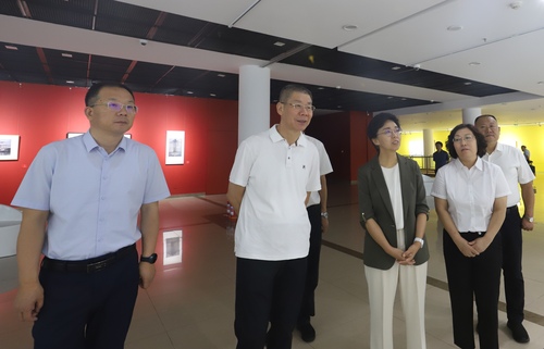 (3月13日 6版 履职一年间)厚植人文(6740796)-20250313155010 (3月13日 6版 履职一年间)厚植人文(6740796)-20250313155010