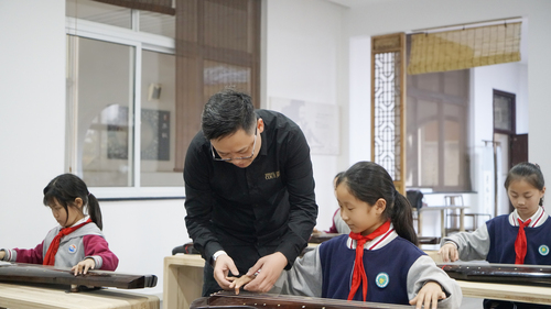 (0319市县头条)孙海滨:古琴新声谱华(6796811)-20250319093515 (0319市县头条)孙海滨:古琴新声谱华(6796811)-20250319093515