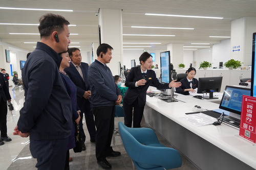 （政协新闻）贾宁摄——围绕“打造AI＋政(6817474)-20250321160937