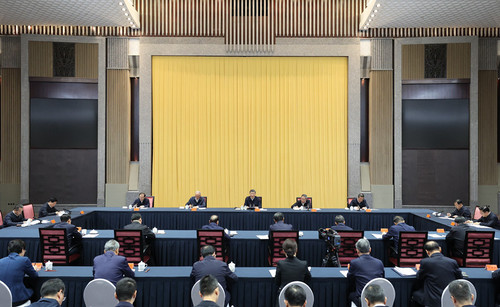 4月30日上午，中共中央总书记、国家主席、中央军委主席习近平在上海主持召开部分省区市“十五五”时期经济社会发展座谈会并发表重要讲话。新华社记者 丁林 摄