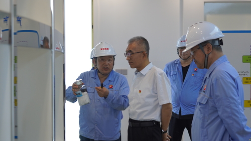 2024年7月1日-2日，盟政协党组书记、主席卢利明在阿拉善高新技术产业开发区调研包联重点项目建设情况