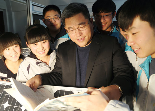 (奋斗华章)赋能未来的职教深耕者(分离图(7188809)-20250512090437 (奋斗华章)赋能未来的职教深耕者(分离图(7188809)-20250512090437