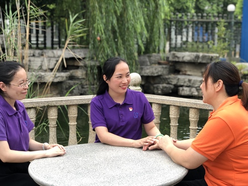 (奋斗华章公益3条)钱小玲:有爱的地方就(7298708)-20250526090315 (奋斗华章公益3条)钱小玲:有爱的地方就(7298708)-20250526090315