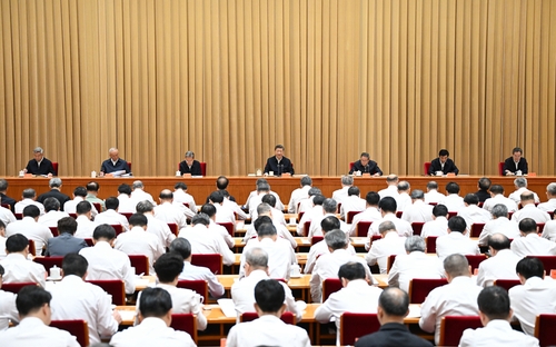 7月14日至15日，中央城市工作会议在北京举行。中共中央总书记、国家主席、中央军委主席习近平出席会议并发表重要讲话。中共中央政治局常委李强、赵乐际、王沪宁、蔡奇、丁薛祥、李希出席会议。新华社记者 谢环驰 摄