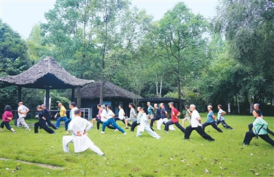 外国人爱上“中国游”