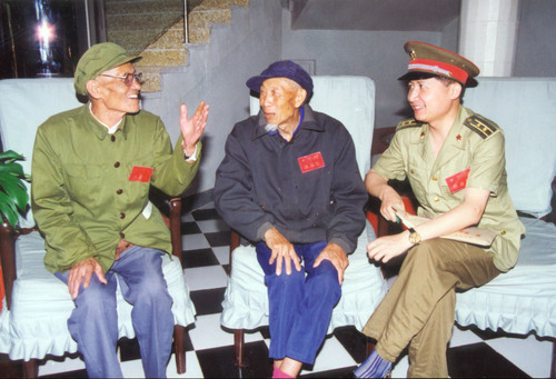 3、本文作者（右一）采访葛振林（左一）和(7868402)-20250811094030