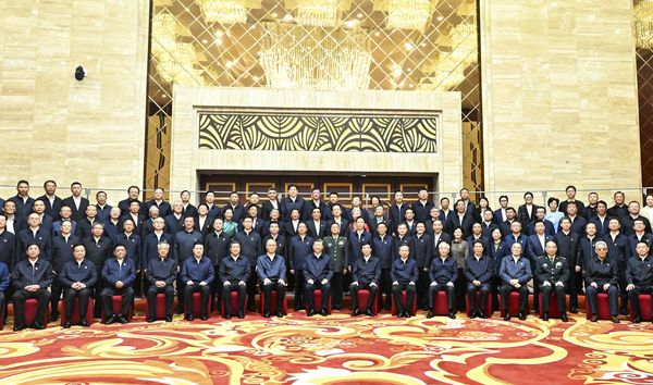 习近平接见西藏各族各界代表(4)(8010743)-20250821042715 习近平接见西藏各族各界代表(4)(8010743)-20250821042715