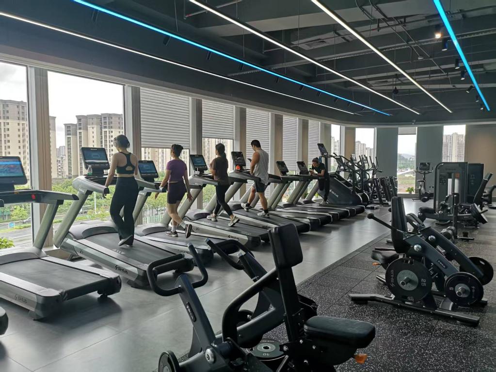 决胜“十四五” 打好收官战丨创新业态场景，探索多元发展——体育用品制造业向服务业转型拓展观察