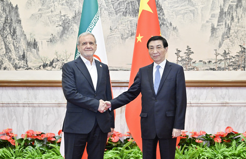 王沪宁会见伊朗总统佩泽希齐扬(8114290)-20250902232409 王沪宁会见伊朗总统佩泽希齐扬(8114290)-20250902232409