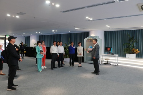 W020250919371569985159 W020250919371569985159