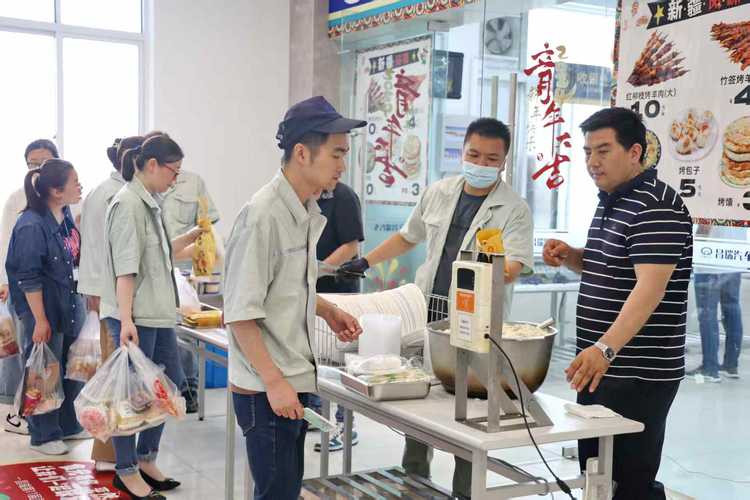 （10.1二条）深情绘就“石榴红”(分离(8333670)-20251001075116