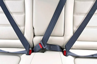 颈椎病人拒系安全带遇事故，150万元索赔谁来担？